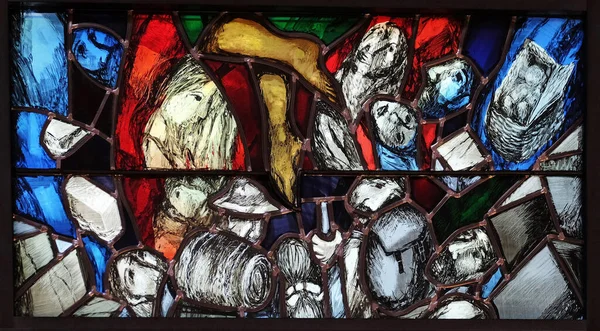 上帝给了人们新的生命 德国皮弗拉斯圣约翰教堂的彩色玻璃窗户的细节 — 图库照片