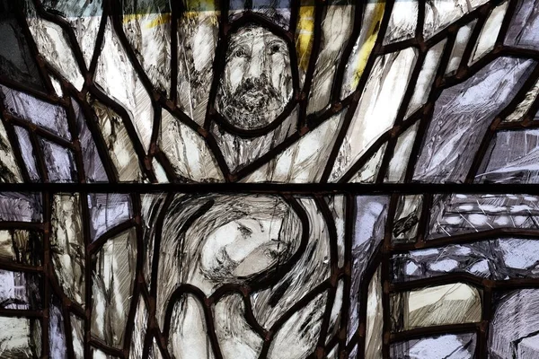 すべての人生の創造主 ドイツのピフラスの聖ヨハネ教会のシーガー コーダーによるステンドグラスの窓の詳細 — ストック写真