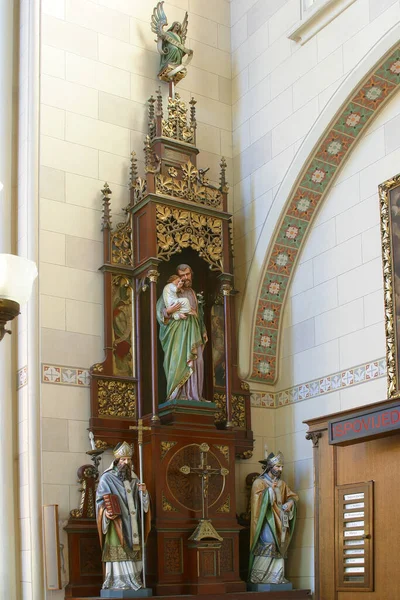 Oltář Josefa Františkánském Kostele Františka Assisi Záhřebu Chorvatsko — Stock fotografie