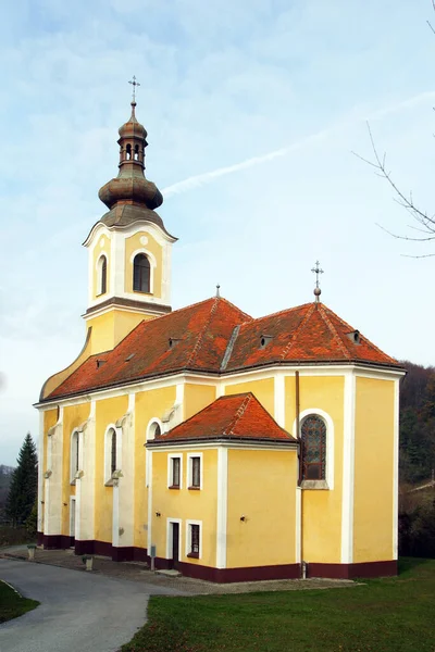 クロアチアのクヴェットリンにある聖ペテロとパウロ教会 — ストック写真