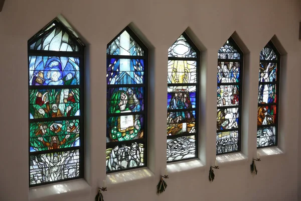 ドイツ ピフラスの聖ヨハネ教会のシーガー コダーによるステンドグラスの窓 — ストック写真