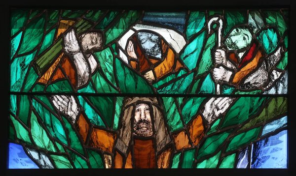 Бог, Творец всего живого, деталь стеклянного окна в церкви Святого Иоанна в Пифласе, Германия
