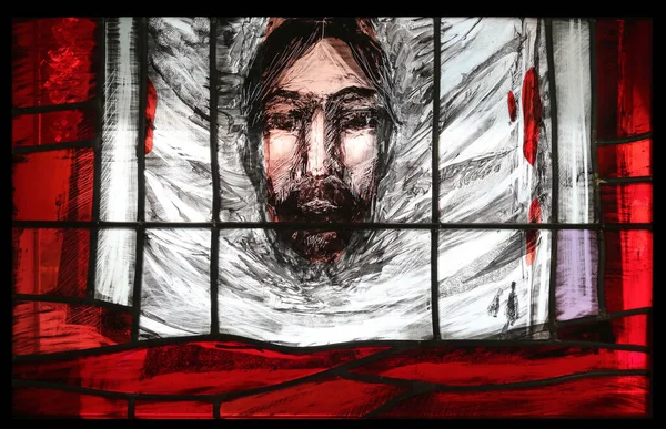 死と死 ステンドグラスの窓Byシーガー コーダードイツ プルラハのイエズス会墓地の礼拝堂で — ストック写真