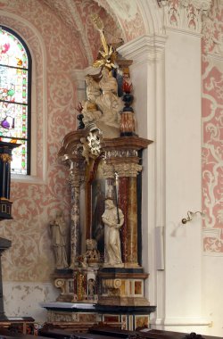 Loyola 'lı Aziz Ignatius' un sunağı Zagreb, Hırvatistan 'daki İskenderiyeli Aziz Catherine Kilisesi' nde