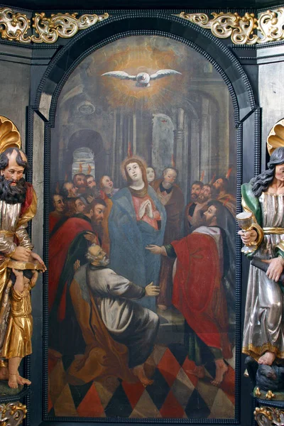 ペンテコステ 聖霊の降下 ザグレブのアレクサンドリアの聖カトリーヌ教会の聖霊の祭壇 クロアチア — ストック写真