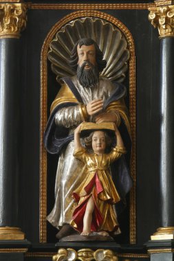 Evangelist Aziz Matthew, Hırvatistan 'ın Zagreb kentindeki İskenderiyeli Aziz Catherine Kilisesi' nin kürsüsünde heykel