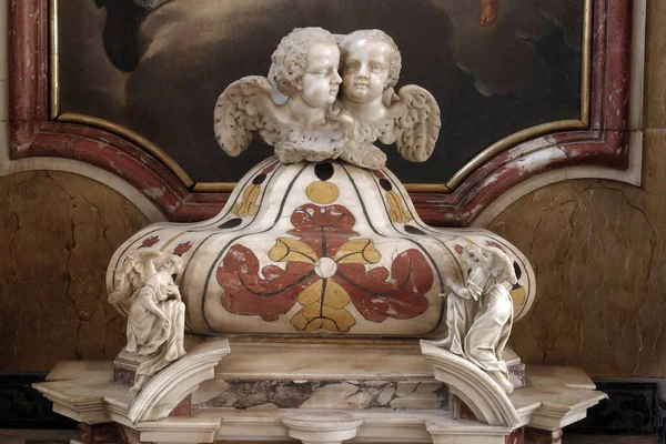 Anjos Estátua Sobre Altar Igreja Santa Catarina Alexandria Zagreb Croácia — Fotografia de Stock