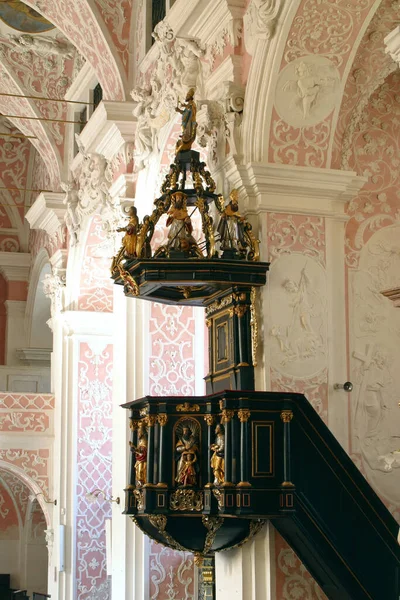 Púlpito Iglesia Santa Catalina Alejandría Zagreb Croacia — Foto de Stock