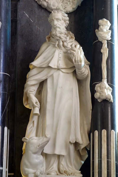 Święty Antoni Pustelnik Figura Ołtarzu Głównym Przy Kościele Wniebowzięcia Nmp — Zdjęcie stockowe