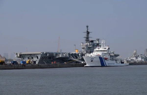 Portaerei Navi Della Guardia Costiera Indiane Viraat Ancorate Porto Mumbai — Foto Stock