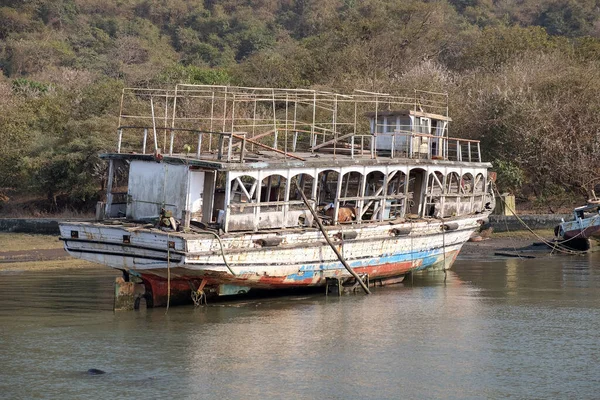 Bateau Touristique Abandonné Sur Île Elefanta Près Mumbai Inde — Photo