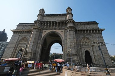Hindistan 'ın kapısı, Kral V. George ve Kraliçe Mary' nin 1911, Mumbai, Maharashtra, Hindistan 'a çıkışının anısına dikilmiş anıt.