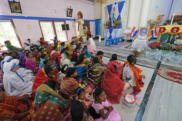 Santa Misa Iglesia Nuestra Señora Lourdes Kumrokhali Bengala Occidental India — Foto de Stock