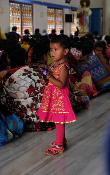 Dzieci Mszy Kościele Matki Bożej Lourdes Kumrokhali Zachodni Bengal Indie — Zdjęcie stockowe