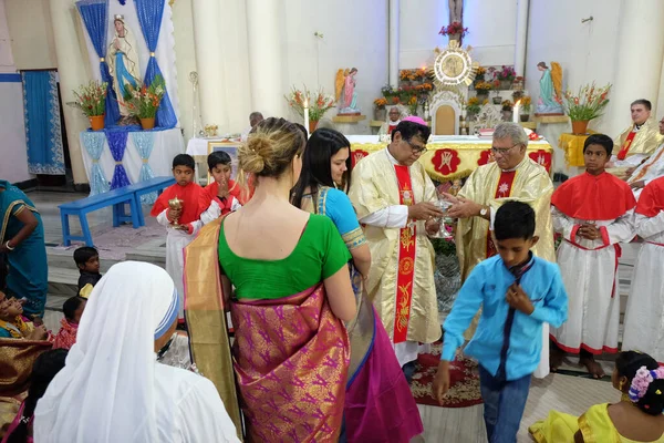 Santa Misa Iglesia Nuestra Señora Lourdes Kumrokhali Bengala Occidental India — Foto de Stock