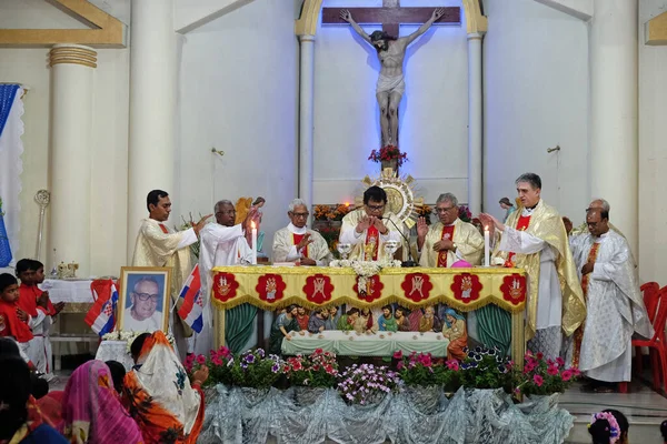 Santa Misa Iglesia Nuestra Señora Lourdes Kumrokhali Bengala Occidental India — Foto de Stock
