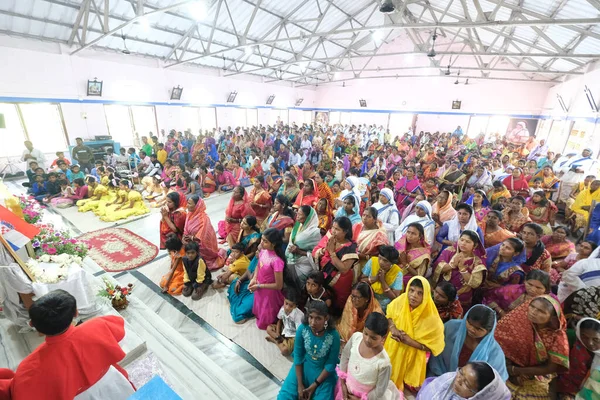 Месса Церкви Богоматери Лурдес Кумрохали Западная Бенгалия Индия — стоковое фото