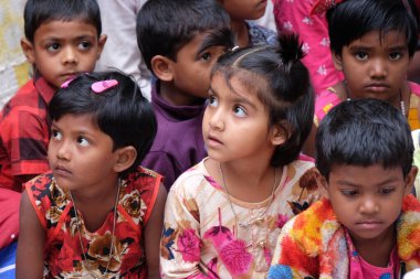 Kumrokhali 'deki okuldaki çocuklar, Batı Bengal, Hindistan