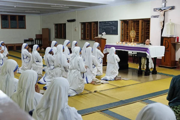 Adoration Eucharistique Dans Chapelle Des Missionnaires Charité Maison Mère Kolkata — Photo