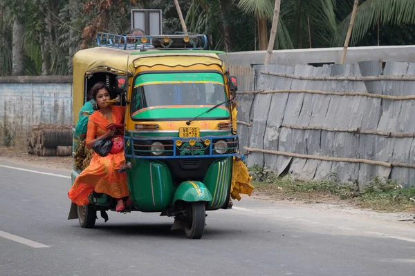 Indio Triciclo Tuk Tuk Rickshaw Transporte Pasajeros Kumrokhali Bengala Occidental — Foto de Stock