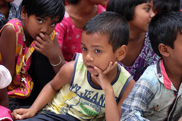 Kumrokhali 'deki okuldaki çocuklar, Batı Bengal, Hindistan