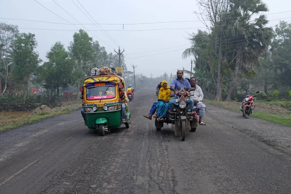 Triciclo Indio Motor Rickshaw Transporte Pasajeros Kumrokhali Bengala Occidental — Foto de Stock