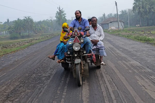 Indian Tricycle Motor Rickshaw Carrying Passenger Kumrokhali West Bengal — Stock Photo, Image