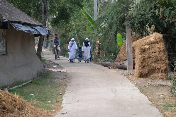 Missionarie Della Carità Madre Teresa Cammina Con Bambino Chunakhali Bengala — Foto Stock