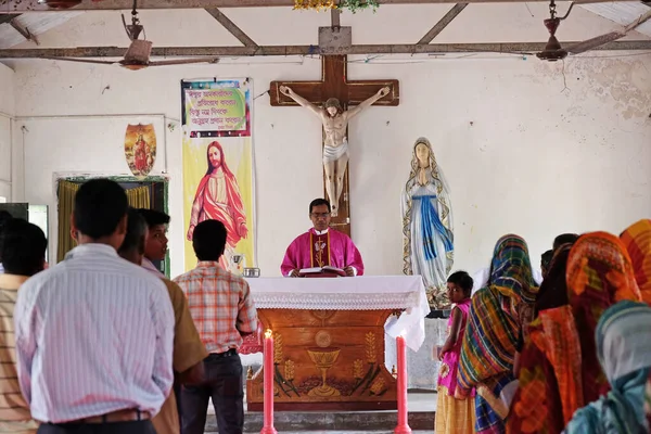 印度西孟加拉邦Chunakhali一座教堂的弥撒 — 图库照片