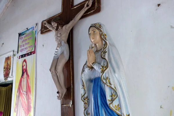 Jesús Crucificado Cruz Virgen María Iglesia Católica Chunakhali Bengala Occidental — Foto de Stock