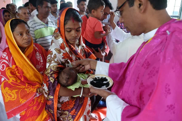 Celebración Del Miércoles Ceniza Una Iglesia Católica Chunakhali Bengala Occidental — Foto de Stock