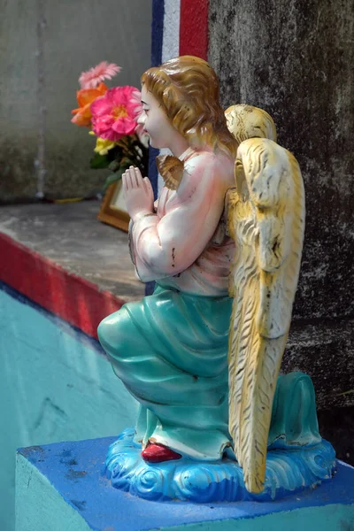 Anjo Túmulo Missionária Jesuíta Croata Ante Gabric Atrás Igreja Católica — Fotografia de Stock