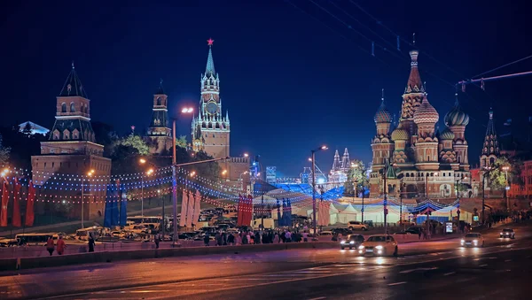 Зимний ночной пейзаж в центре Москвы — стоковое фото