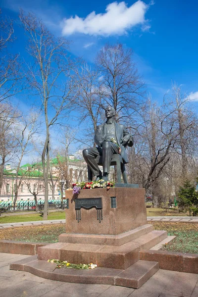 Памятник русскому композитору Сергею Рахманинову. Москва — стоковое фото