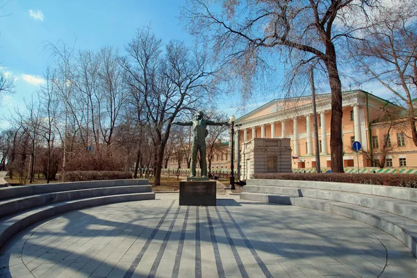 Monument voor de zanger en dichter Vladimir Vysotsky in Moskou — Stockfoto