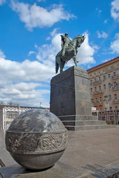 Pomnik założyciela Moskwy - Juria Dolgorukiego Yuri hotelu Tverskaya Squ — Zdjęcie stockowe