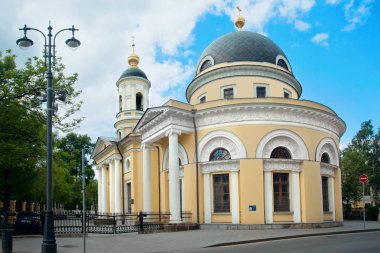 Moskova, Rusya - 27 Mayıs 2017: The Church teselli tüm dertli Moskova sokakta Bolshaya Ordynka