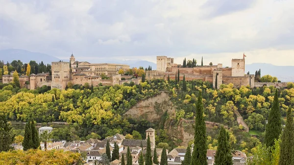 Vista panorâmica da Alhambra de Granada a partir do Albaicin . — Fotografia de Stock