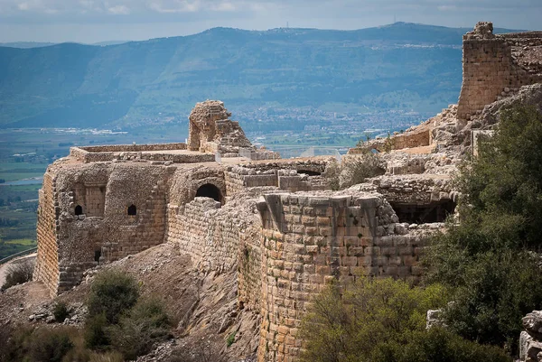 猎人堡垒的废墟 Mivtzar 中世纪堡垒位于北部戈兰高地 以色列 图库图片