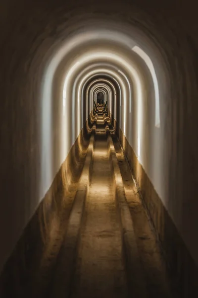 Uitzicht op de binnenkant van het aquaduct van Lissabon — Stockfoto