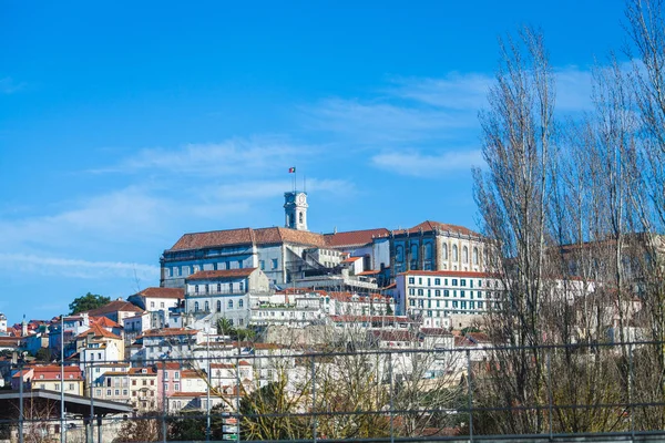 Vista sobre uma antiga torre de vigia europeia à tarde — Fotografia de Stock