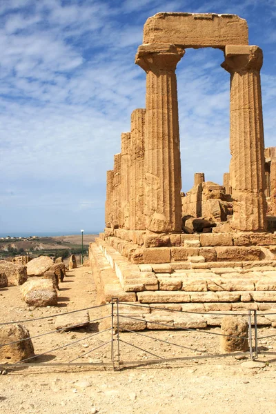 Starověké řecké Juno temple, Sicílie, Itálie — Stock fotografie