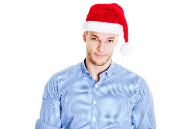 Beyaz adam için santa Noel şapka giyiyor. Beyaz arka plan üzerinde izole genç iş adamı. Başarılı çocuk Noel Baba şapkası