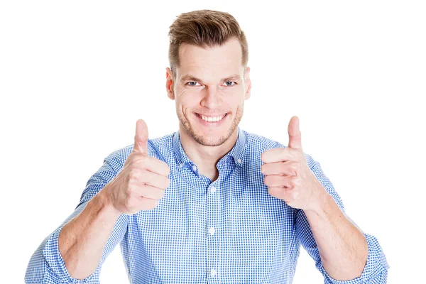 Счастливый человек подает обеими руками большой палец вверх знак на портрете на белом фоне — стоковое фото