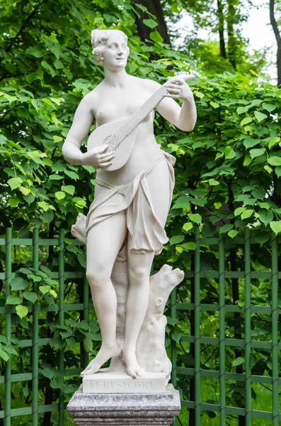 Anticient szobor nyári kert Szentpétervár — Stock Fotó