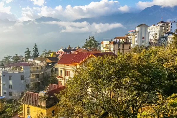 Colorida vista superior de la aldea de Sapa al amanecer — Foto de Stock