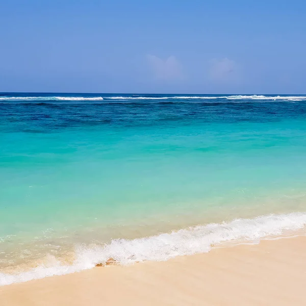 Endonezya, Bali 'deki Karma plajına bakın.