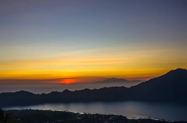 Increíble Vista Panorámica Del Amanecer Montaña Desde Cima Del Volcán — Foto de Stock