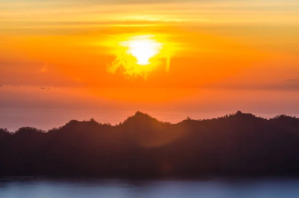 Niesamowity Widok Wschód Słońca Góry Szczytu Wulkanu Batur Bali Indonezja — Zdjęcie stockowe