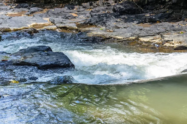 Vista Sobre Rio Montanha Selva Cachoeira Tegenungan Área Ubud Bali — Fotografia de Stock